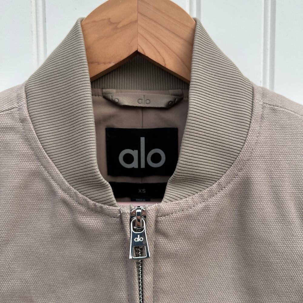 Alo Light Cocoa Main Character High-Waist Wide Leg Trouser Cropped Jacket XS - Picture 13 of 16